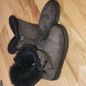 Ugg Mini Bailey Boots, Size 6